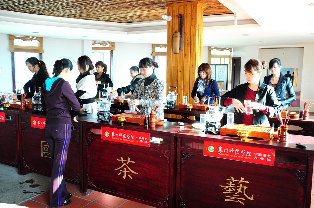 第25期天晟茶艺培训学校中国茶学系统培训班全体学员合照(图2)