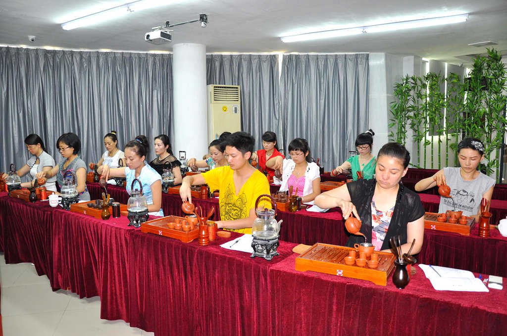 第52期天晟茶艺培训学校中国茶学系统培训班全体学员合照(图1)