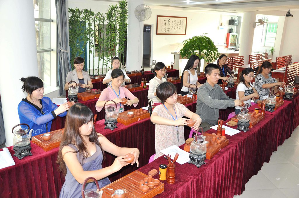 第58期天晟茶艺培训学校中国茶学系统培训班全体学员合照(图1)