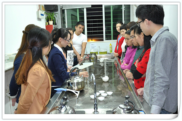 第78期天晟茶艺培训学校中国茶学系统培训班全体学员合照(图1)