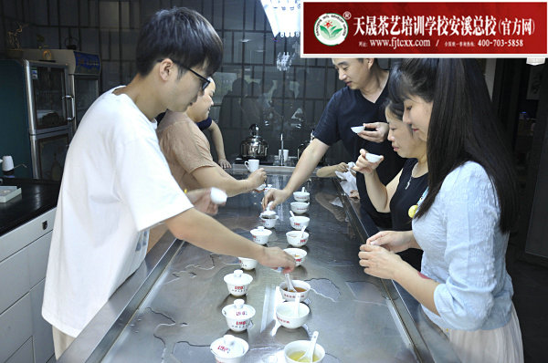 第159期天晟茶艺培训学校中国茶学系统培训班全体学员合照(图2)