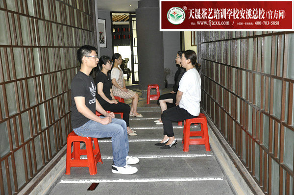 第166期天晟茶艺培训学校中国茶学系统培训班全体学员合照(图1)