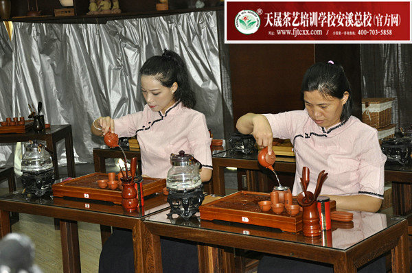 第169期天晟茶艺培训学校中国茶学系统培训班全体学员合照(图6)