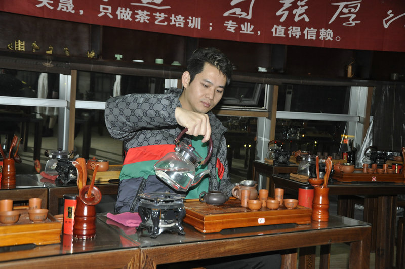 第180期天晟茶艺培训学校中国茶学系统培训班全体学员合照(图2)