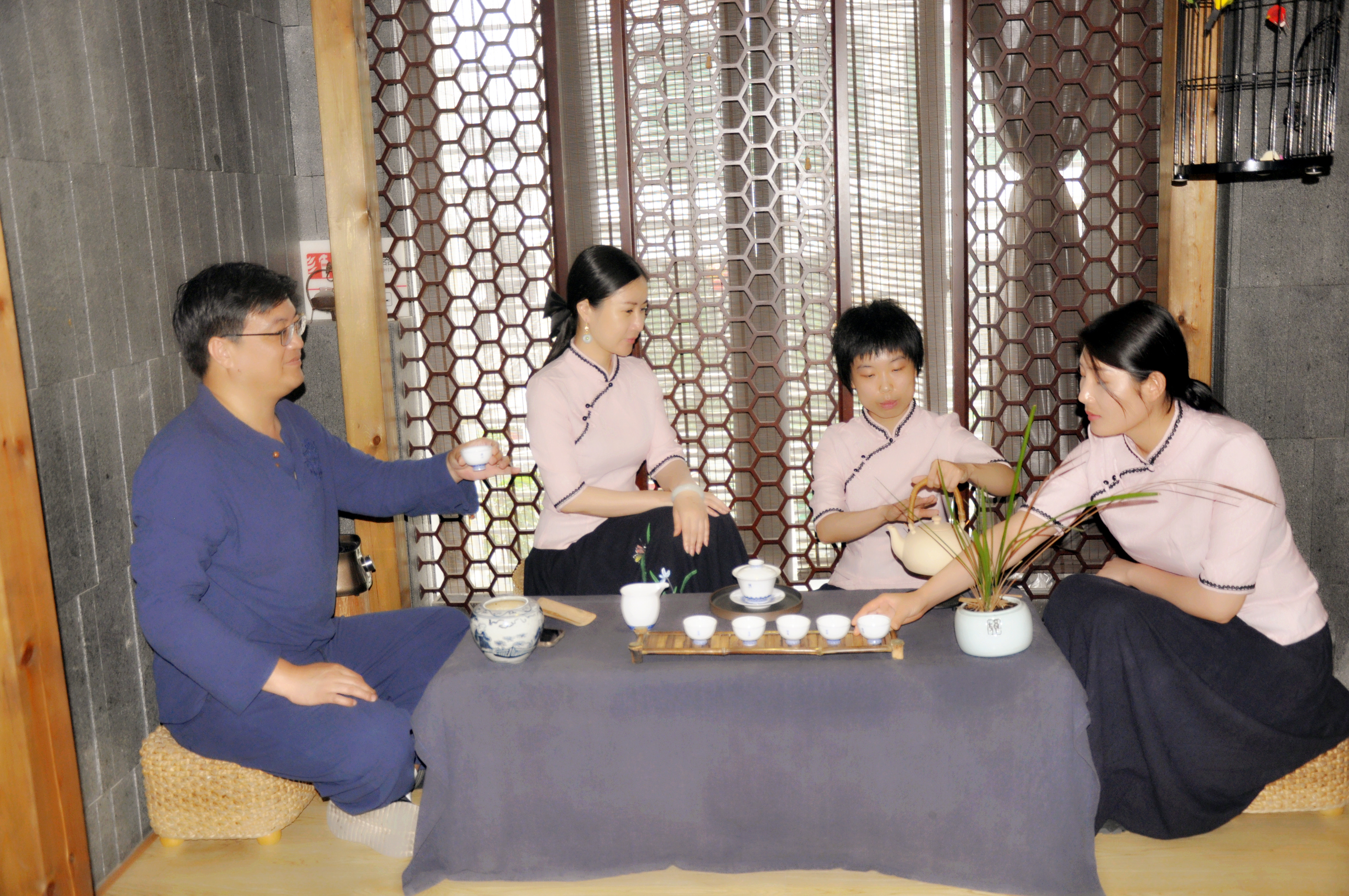 廊坊茶艺培训学员问天晟茶艺培训学校:高级茶艺师去哪里培训比较好?