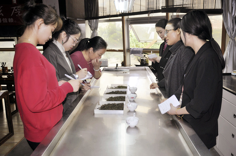 临汾茶艺培训学员问天晟茶艺培训学校:茶艺培训心得体会有吗?