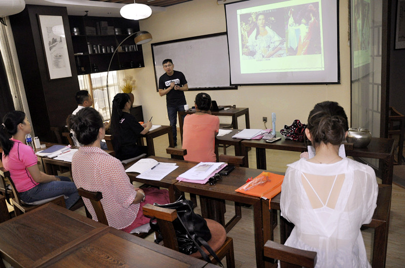大连茶艺培训学员问天晟茶艺培训学校:零基础学茶艺可以学会吗?