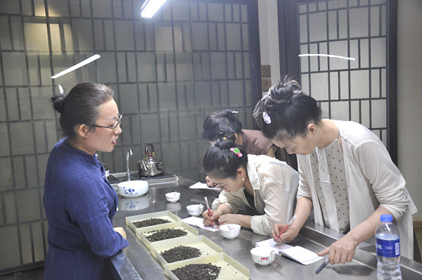 茶艺师一个月能挣多少钱